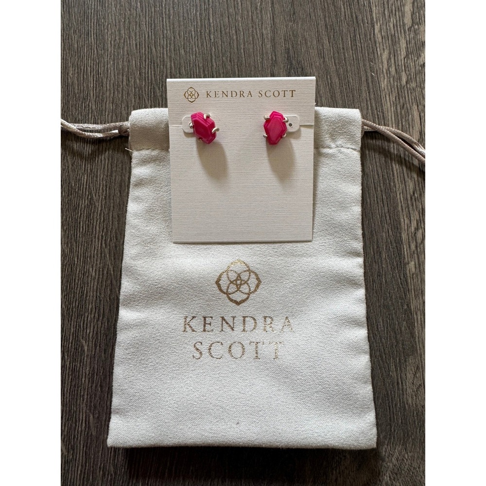 Kendra Scott Earrings OS Hot Pink Fuchsia Dainty Studs NWOT